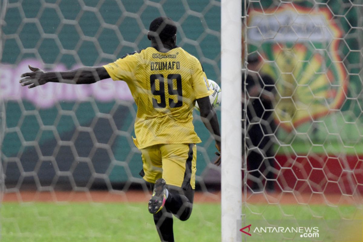 Gol Herman Dzumafo bawa Bhayangkara FC imbang 1-1 dengan Persija