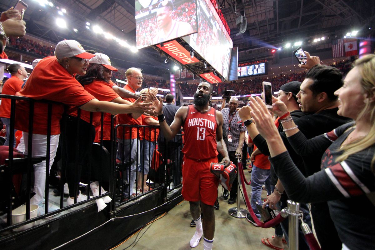 James Harden anggap wasit tidak adil dari ofisial laga