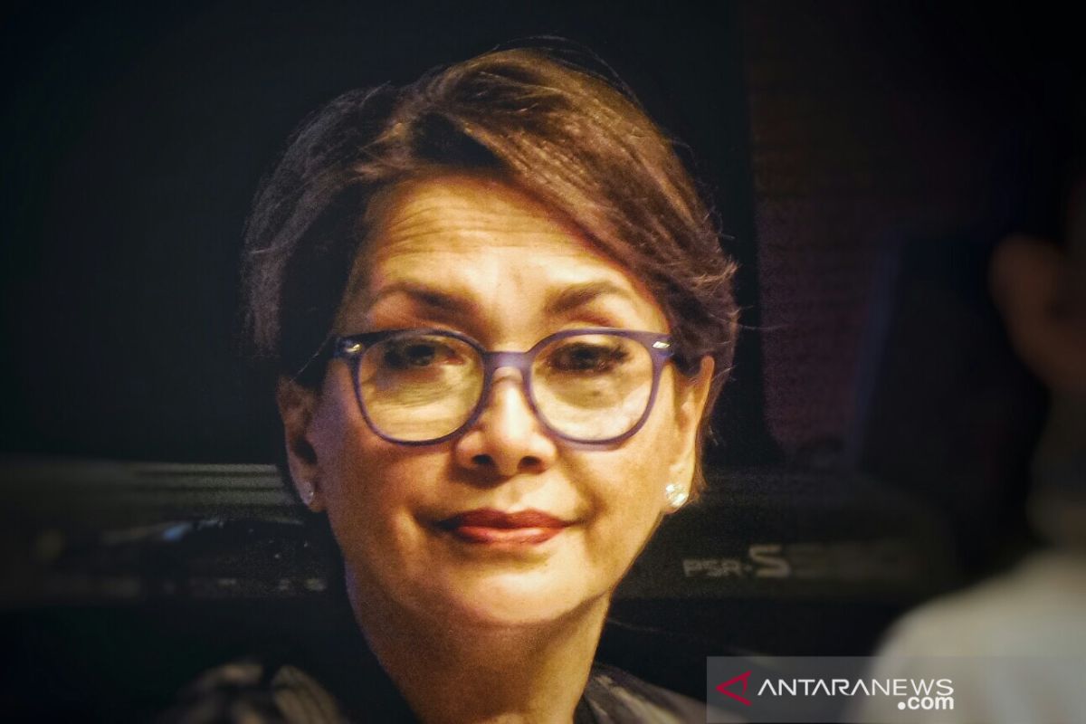 Widyawati menyanyi lagi untuk film "Ambu"