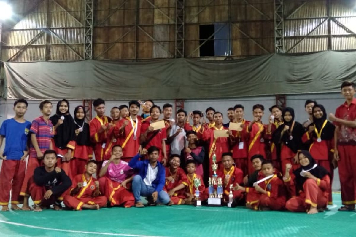 Tapak Suci Pesisir Selatan juara umum dewasa Archa Cup I 2019