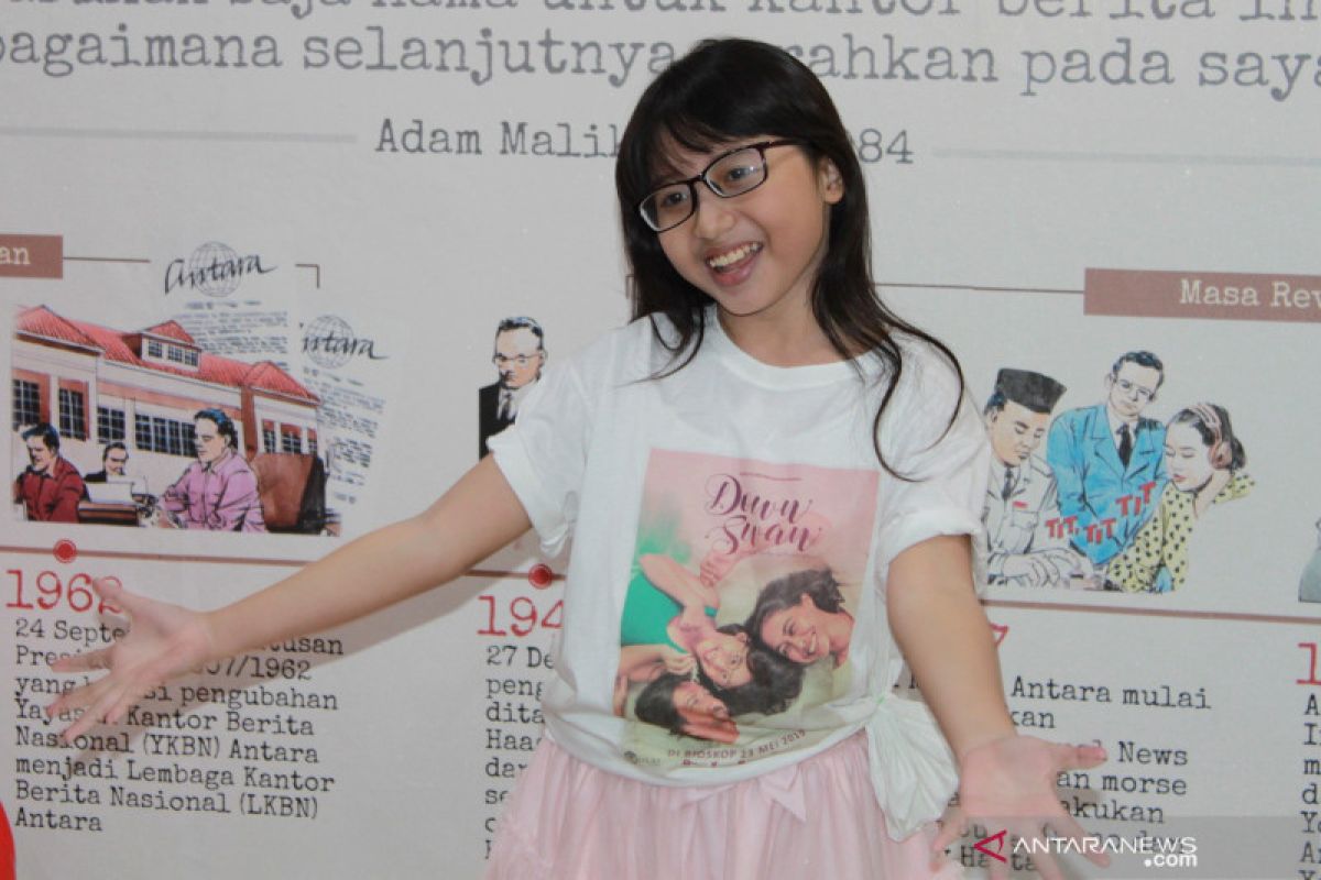 Putri Ayudya tertarik dengan  tema yang diangkat film "Down Swan"