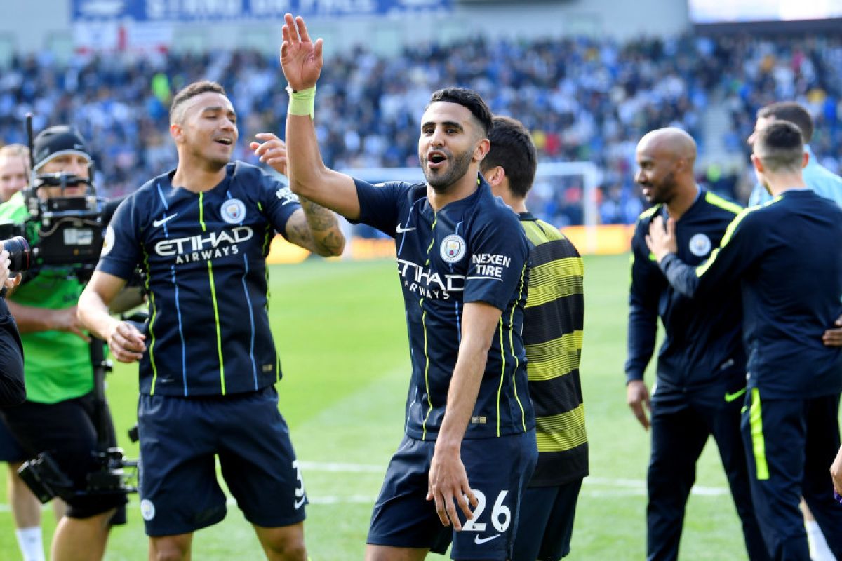 Meski jarang dimainkan, Mahrez tetap setia City