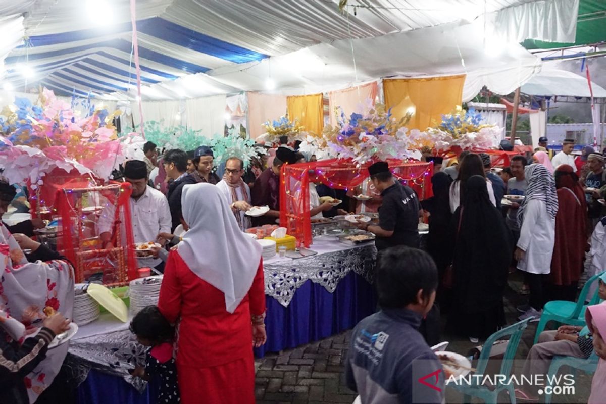 DSLNG buka puasa bersama warga sekitar kilang gas