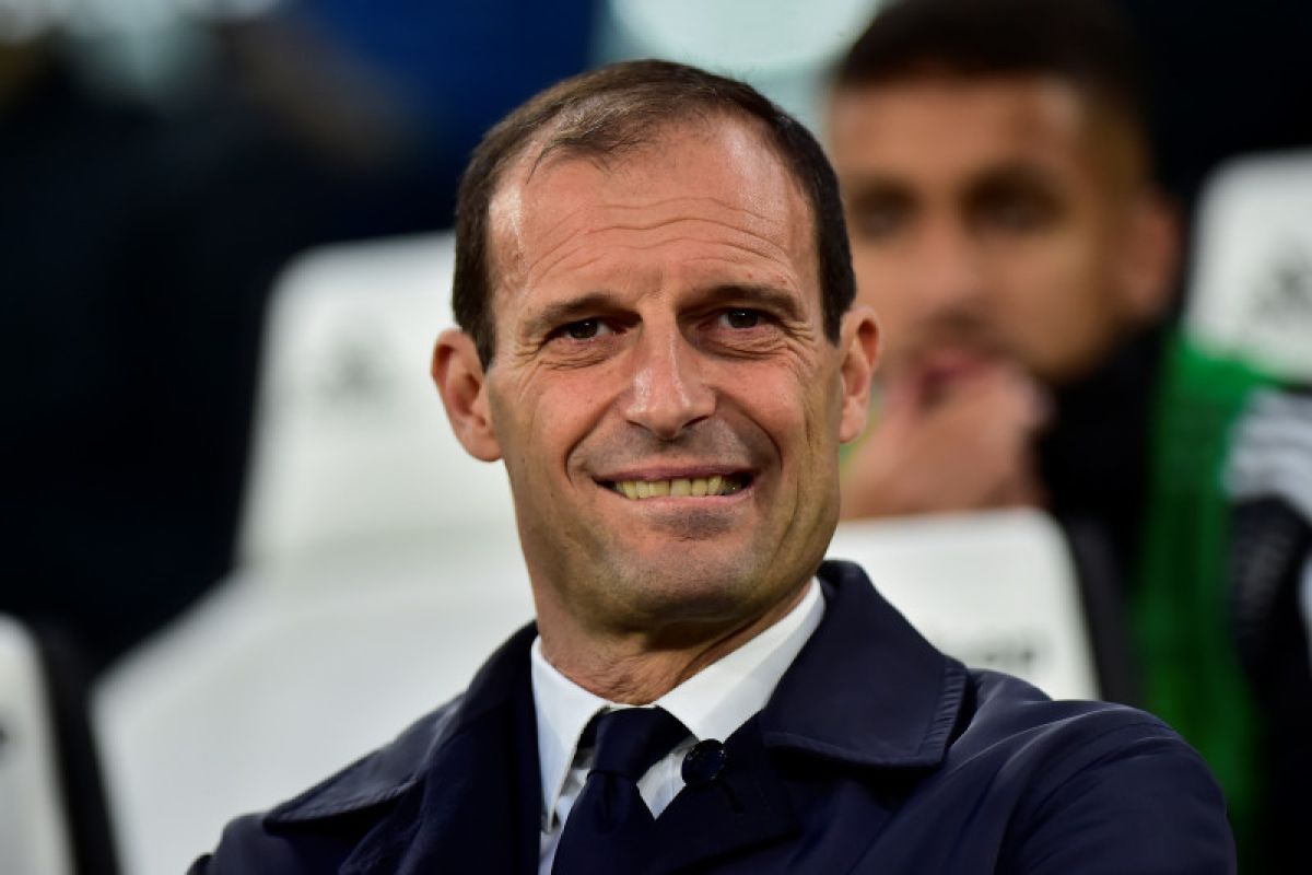 Allegri beri sinyal latih MU