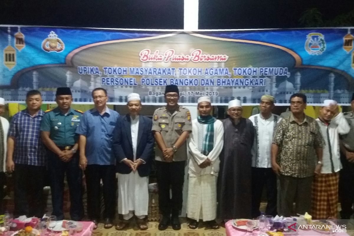 Jalin silaturahmi, Polsek Bangko buka puasa bersama masyarakat