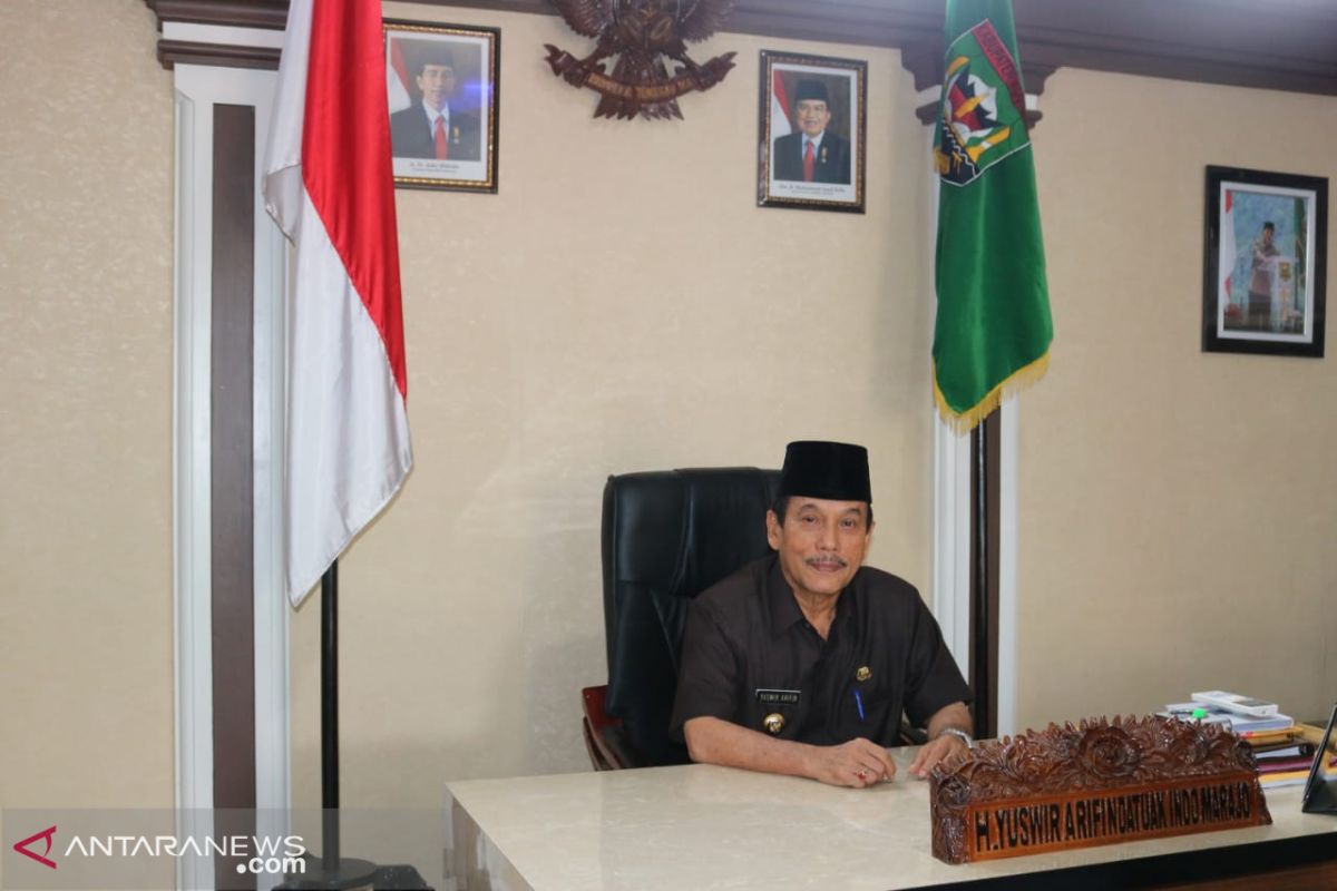 Bupati Sijunjung minta perantau tunda pulang kampung