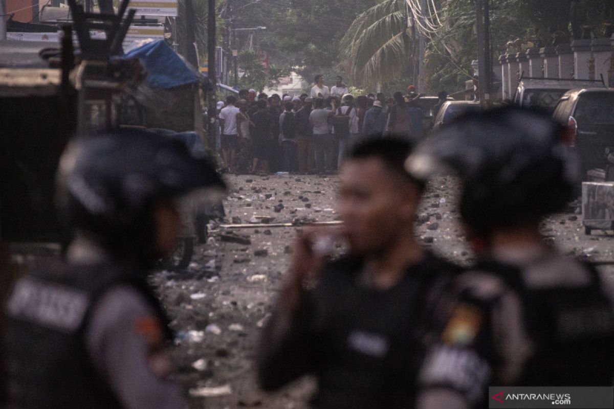 Massa ngotot serbu Polsektro Gambir