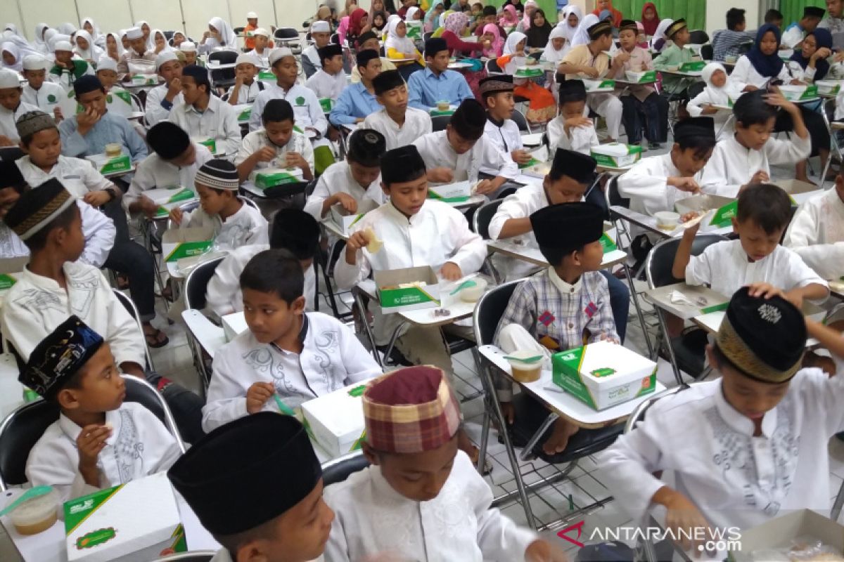 ACT Jateng & Maybank Syariah santuni 150 anak yatim