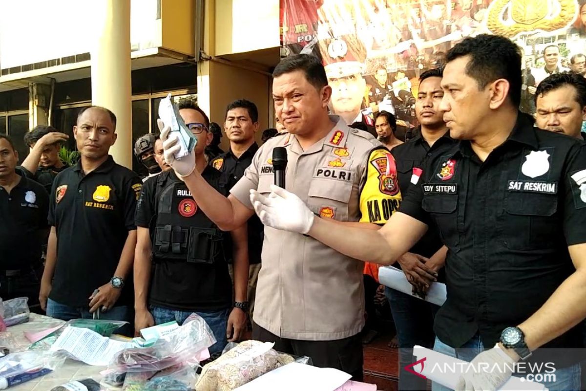 Polres Jakbar dalami pemberi uang untuk aksi ricuh 22 Mei di Petamburan