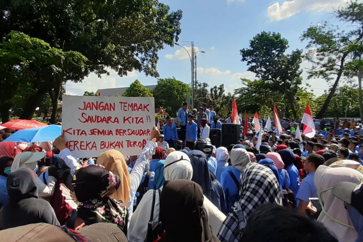 Aliansi Riau menggugat dan Gerakan Rakyat berdaulat unjuk rasa di depan Kantor DPRD, ini tuntutannya