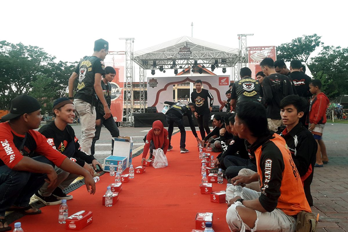 Komunitas Honda Ngabuburide di Bikers Soleh Visit To Ramadan Fest 2019.