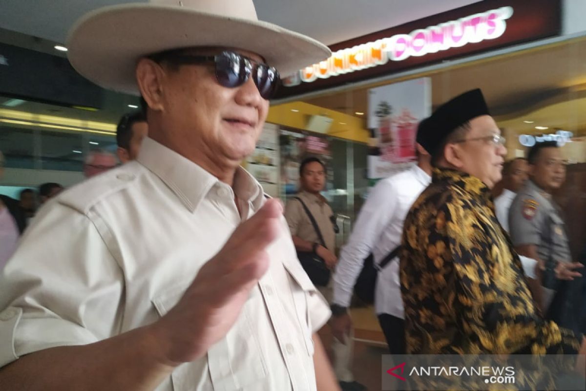 Prabowo ke Dubai cek kesehatan