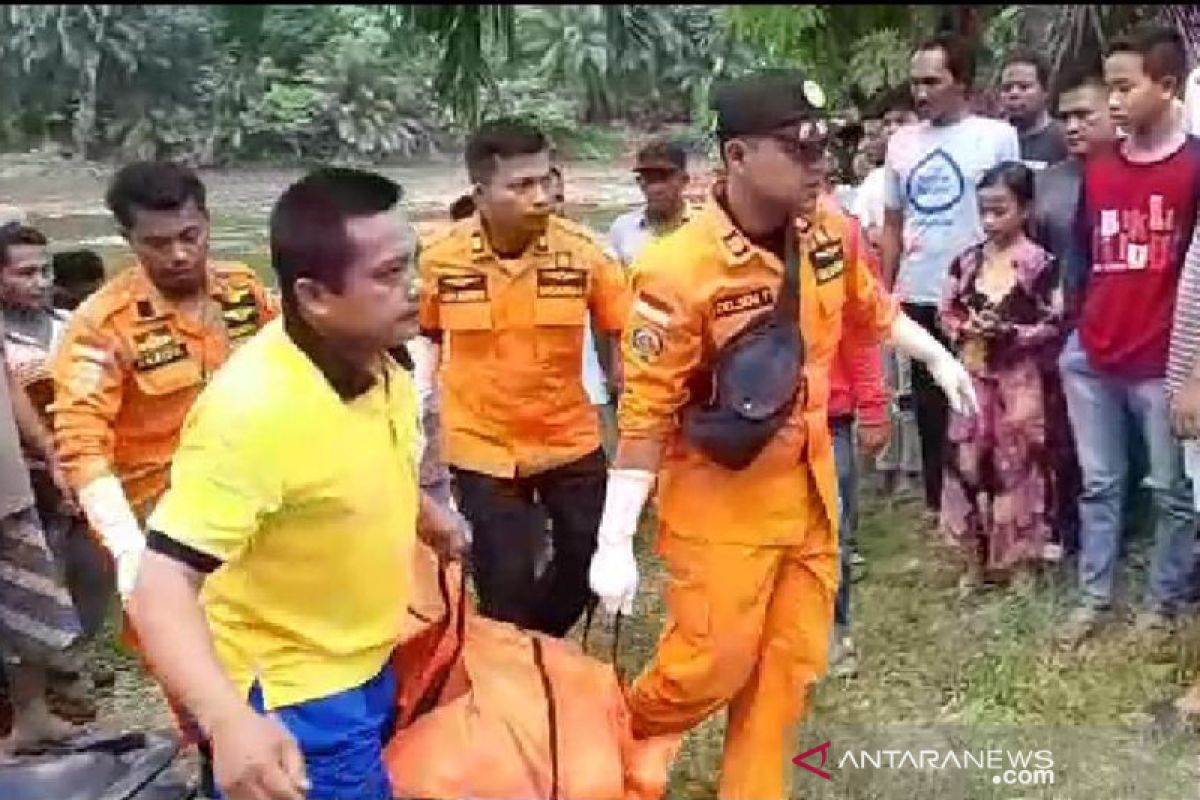 Tim SAR temukan warga dua hari hilang di Sungai Kampar