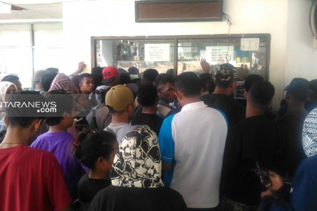 ASDP Kupang diminta perbaiki layanan penjualan tiket