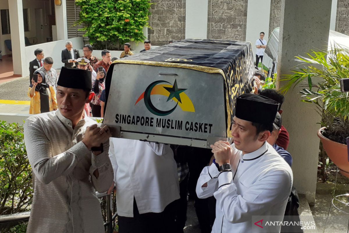 Jenazah Ani Yudhoyono disemayamkan di Puri Cikeas malam ini