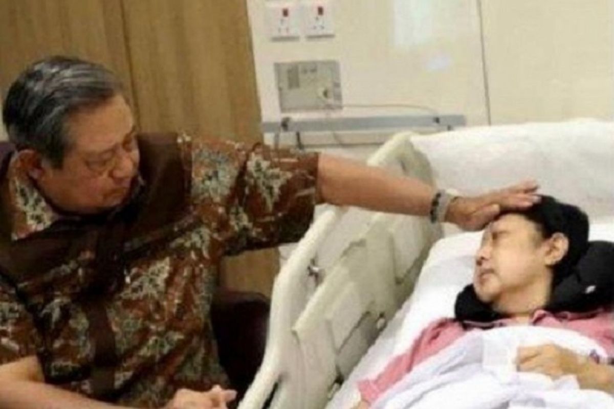 Kisah cinta Ani Yudhoyono dan suami, jatuh hati dari pandangan pertama