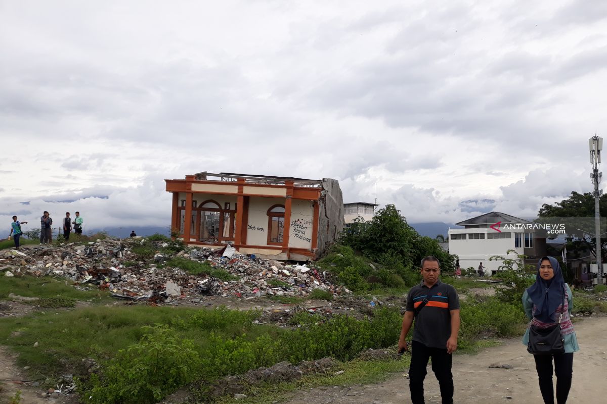 Warga ramai mengunjungi lokasi eks-likuefaksi Petobo