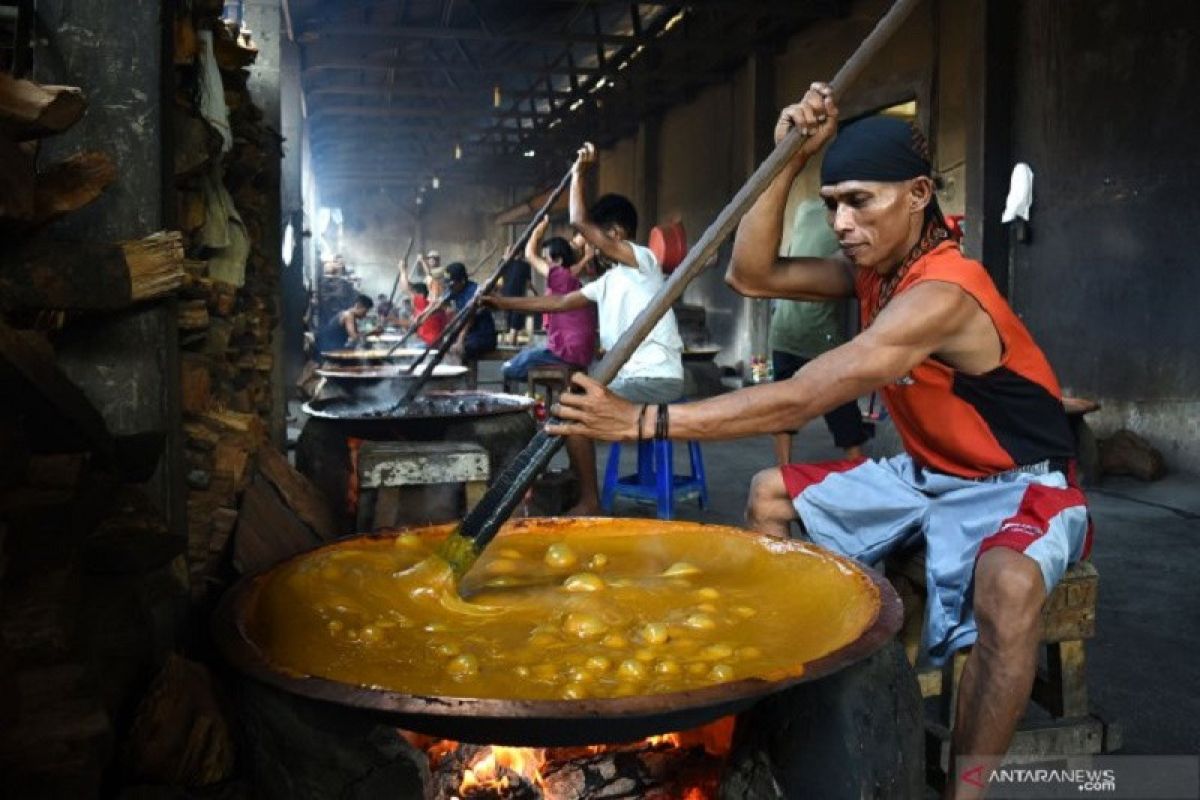 Rezeki Lebaran "datangi" pedagang asongan dan musiman hingga penjual dodol