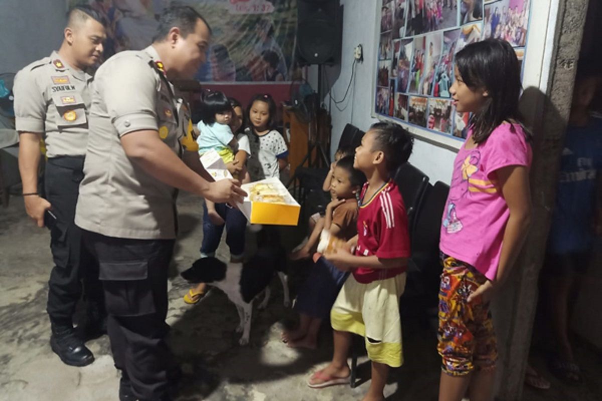 P2S Polres Minsel berbagi kasih dengan anak panti asuhan