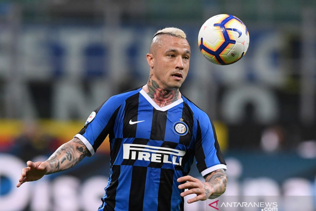 Radja Nainggolan kembali ke Cagliari sebagai pemain pinjaman dari Inter