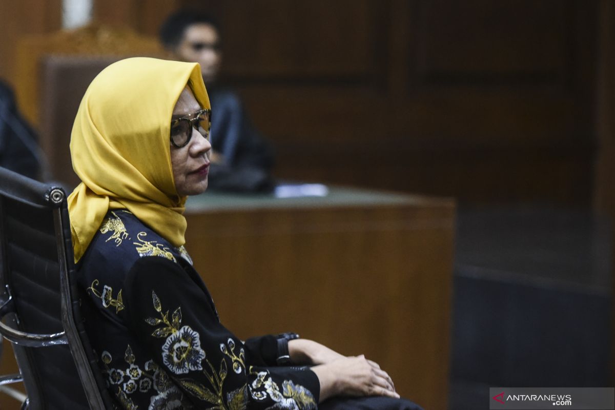 MA melepaskan Karen Agustiawan dari semua tuntutan hukum