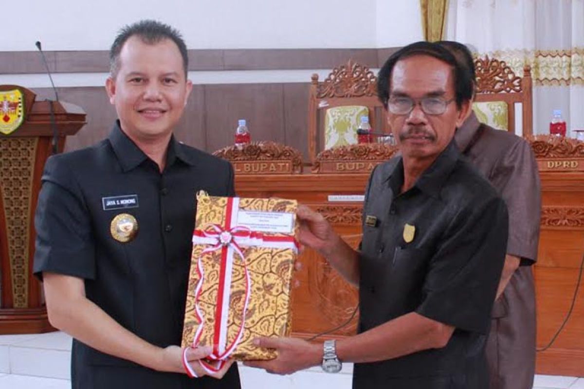 Bupati Gunung Mas sampaikan raperda LPJ APBD 2018