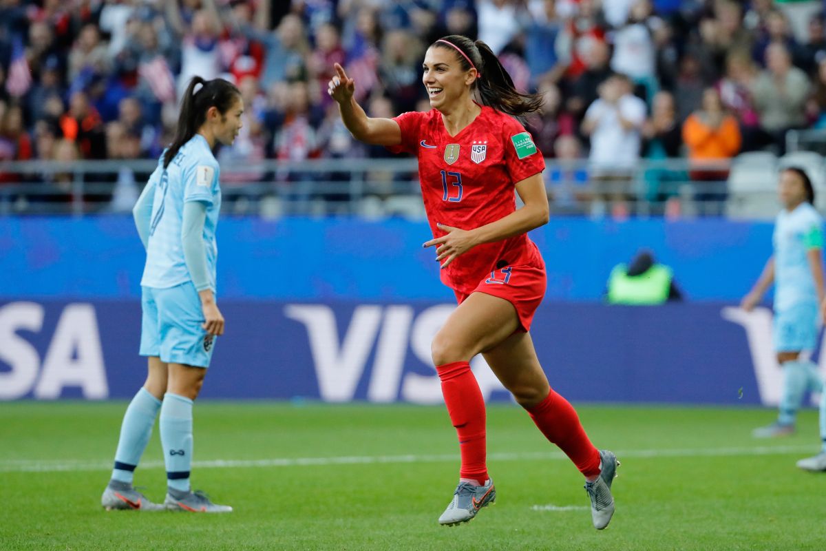 Alex Morgan bela selebrasi timnas AS usai taklukkan Thailand 13-0