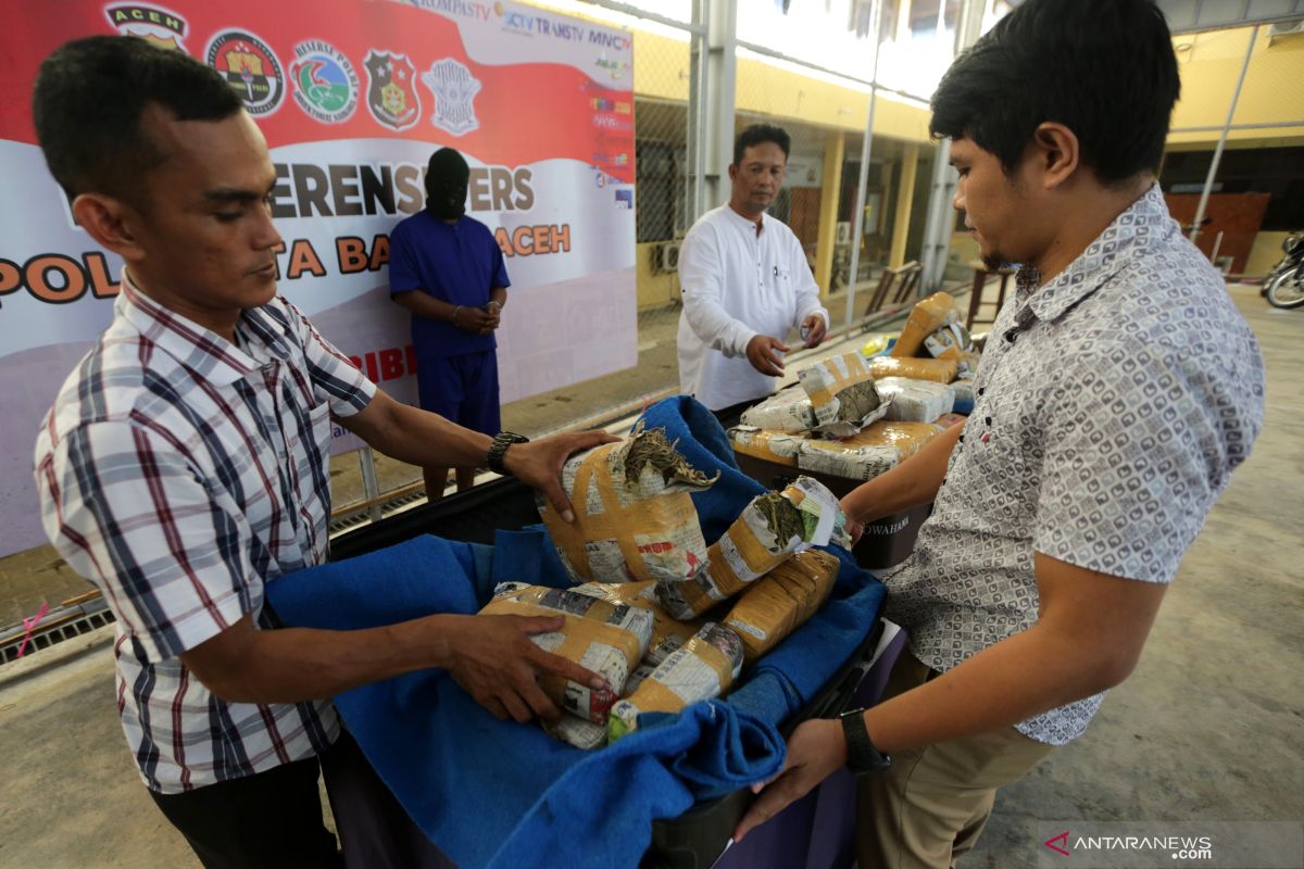 Polres Dumai sita 1 kg sabu