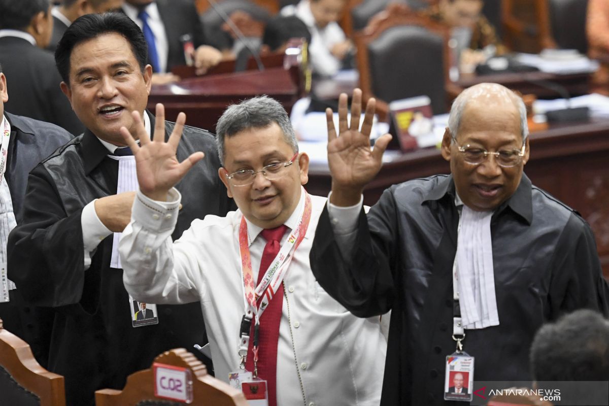 Seluruh dalil Prabowo-Sandi hanya asumsi yang lemah, kata Yusril