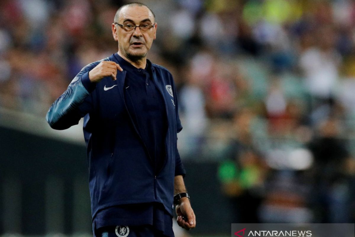 Maurizio Sarri divonis terkena radang paru-paru