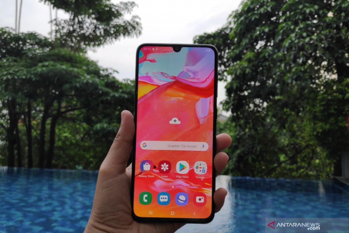 Samsung Galaxy A70, layar ekstra besar