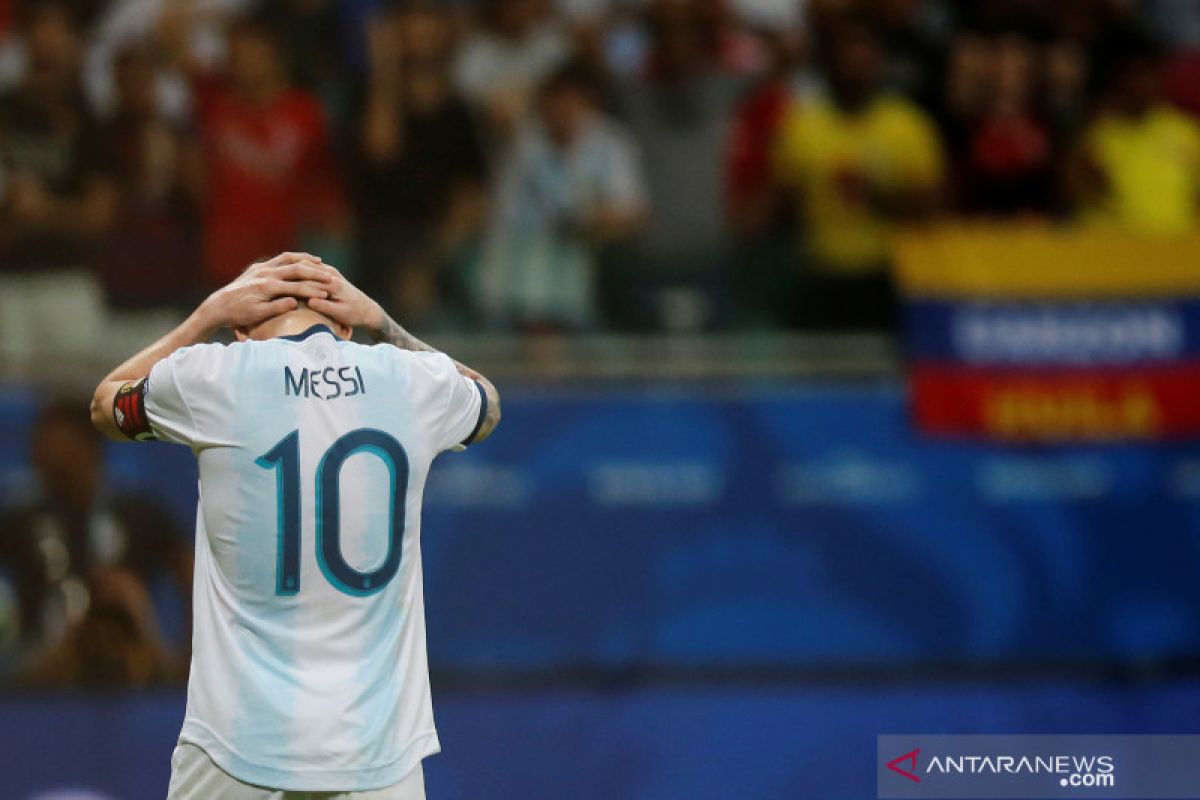 Takluk dari Kolombia, Messi habiskan 40 menit berbicara ke media