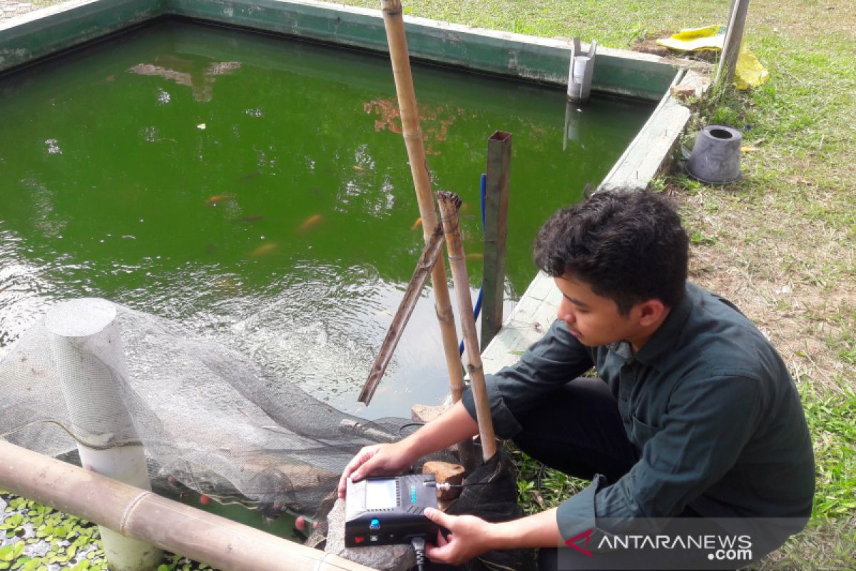 Mahasisiswa UGM mengembangkan alat peningkat nafsu makan ikan