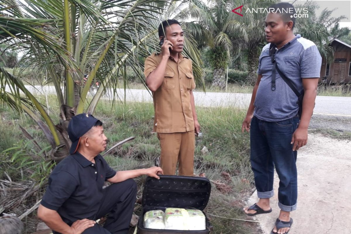 Heboh, warga Bengkalis temukan sabu-sabu dan ekstasi dalam koper