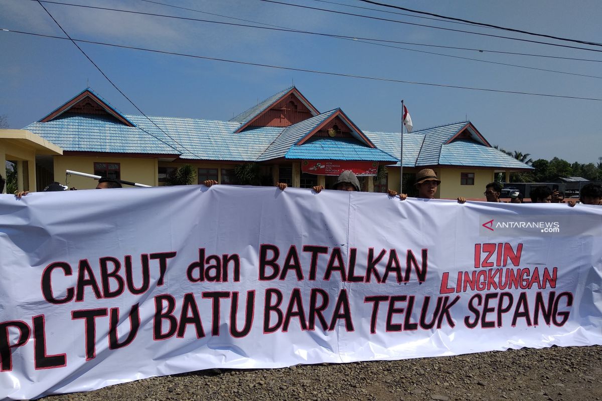 Minister Jonan evaluates coal fired power plant of Bengkulu