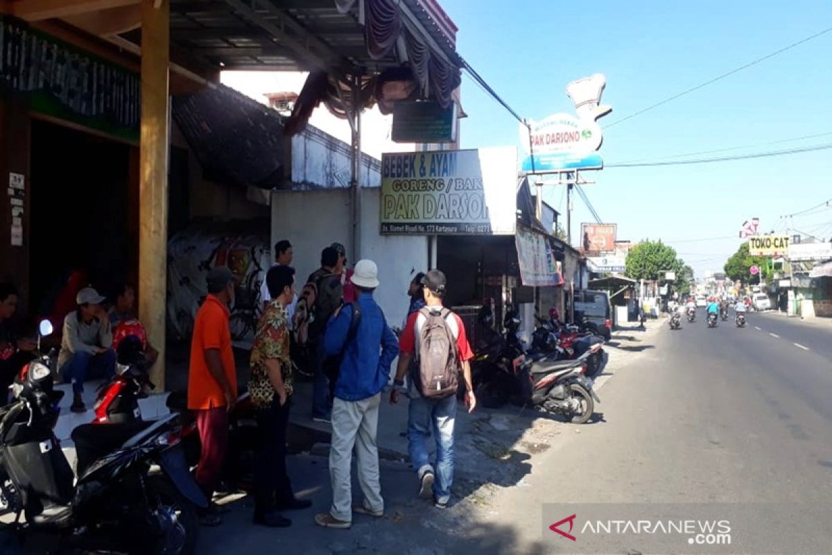 Berwisata di Pantai Baru, mantan pemain Persis hilang terbawa ombak