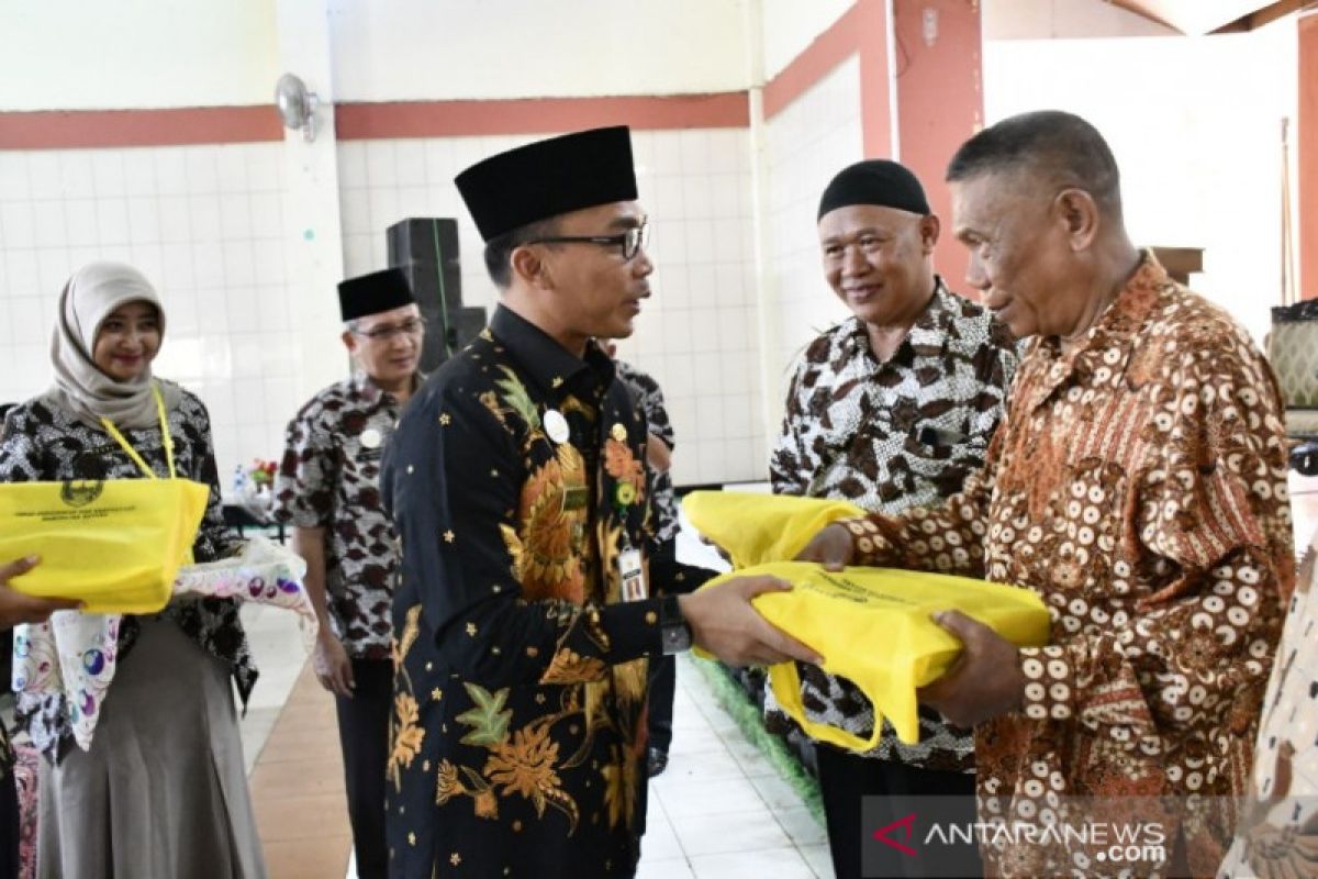 Masyarakat jangan perdebatkan zonasi PPDB, kata Bupati Batang