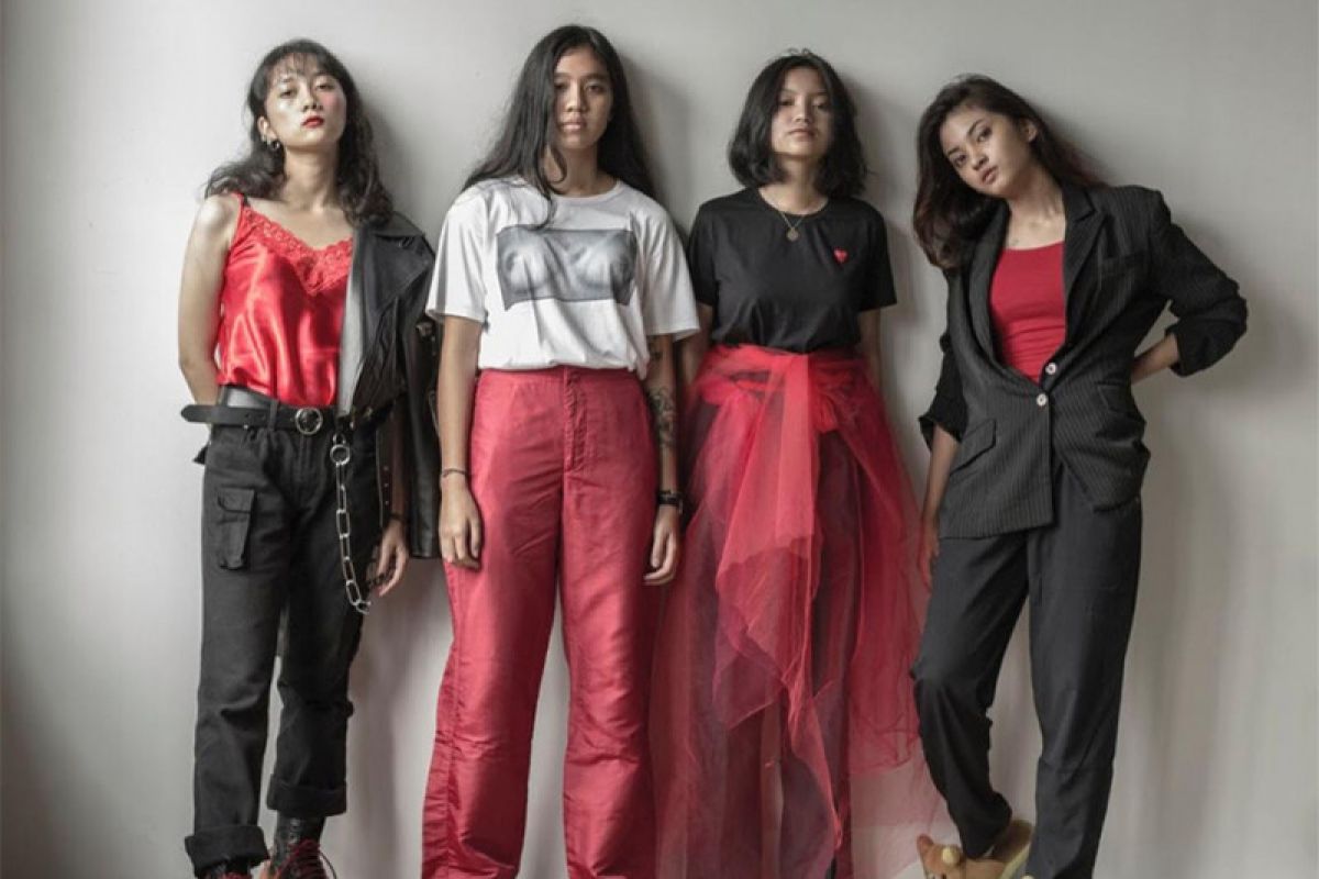 Dari masuk angin, grup musik rock perempuan Zirah bisa luncurkan "Pusaka Pertiwi"