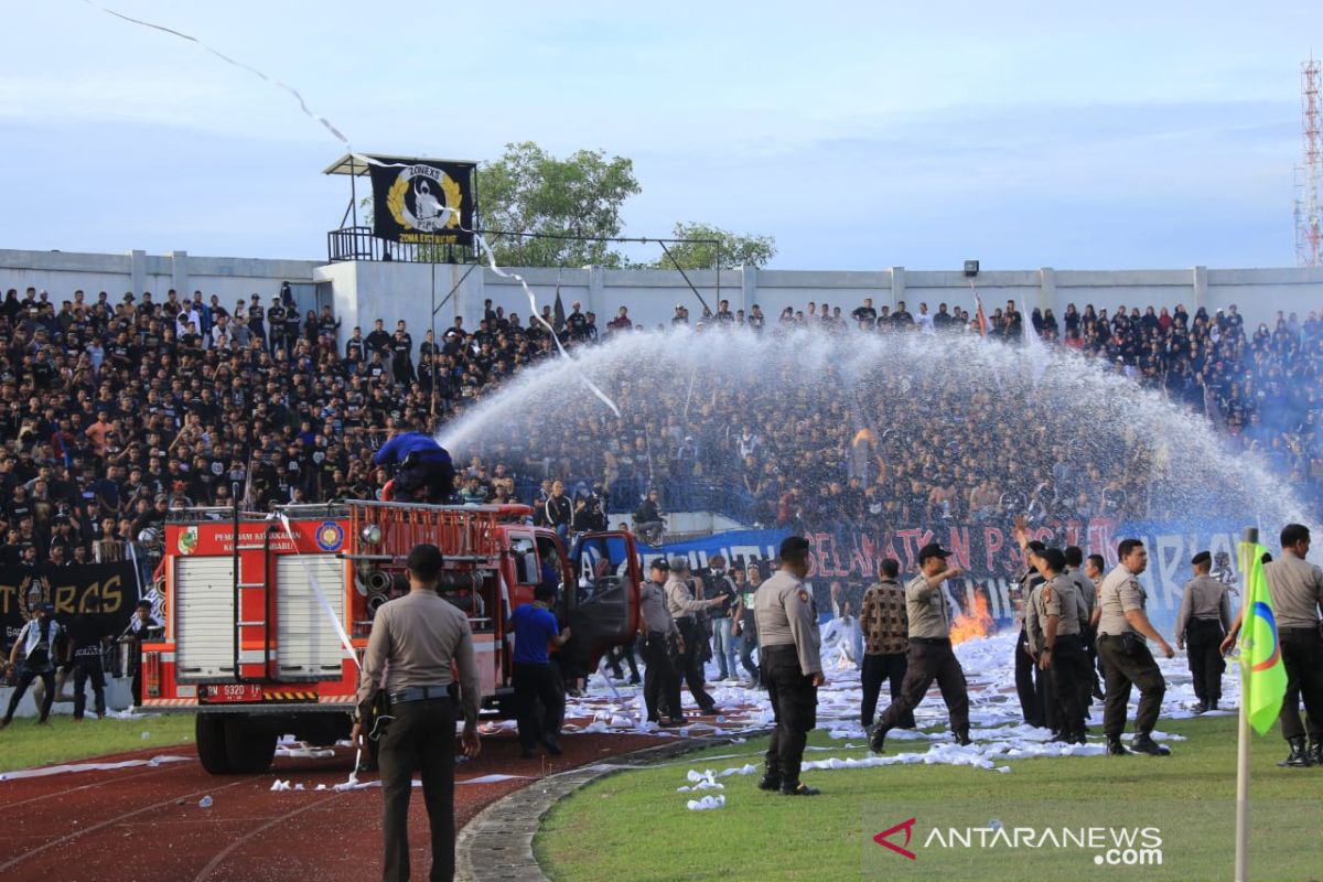 Seorang polisi terluka akibat rusuh laga perdana Liga 2 PSPS-PSMS