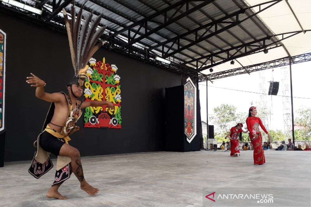 Regenerasi pelaku seni karungut di Kalteng dinilai cukup baik