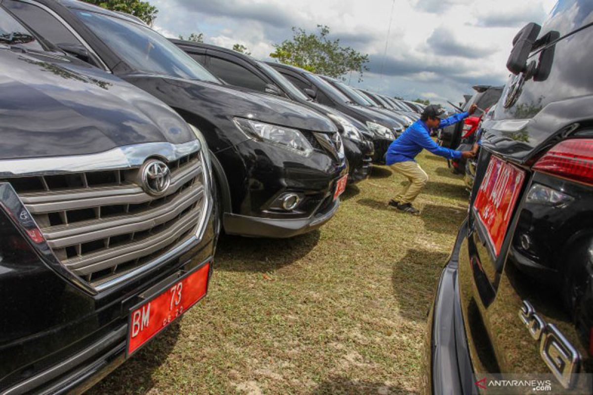 Lelang bekas mobil dinas Wali Kota dan Ketua DPRD