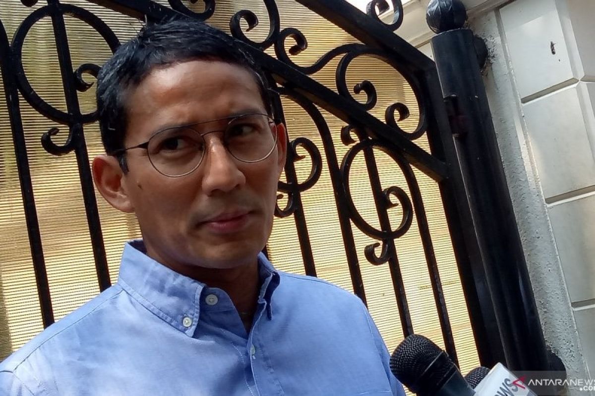 Sandiaga Uno kunjungi orang tuanya sebelum nonton bareng ke Kertanegara