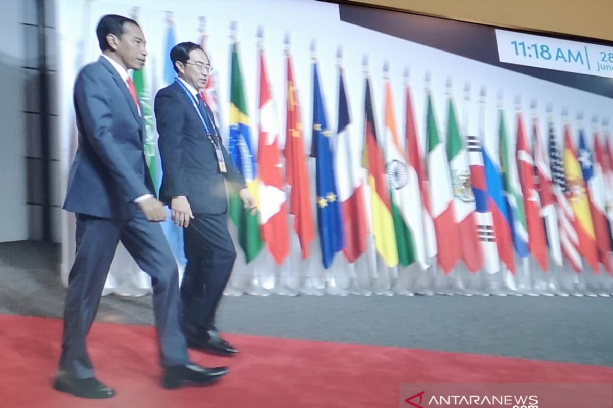 Prime Minister Abe extends warm welcome to Jokowi