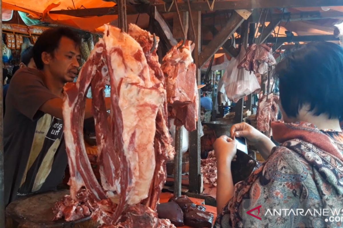 Harga daging sapi tembus Rp130.000 per kilogram