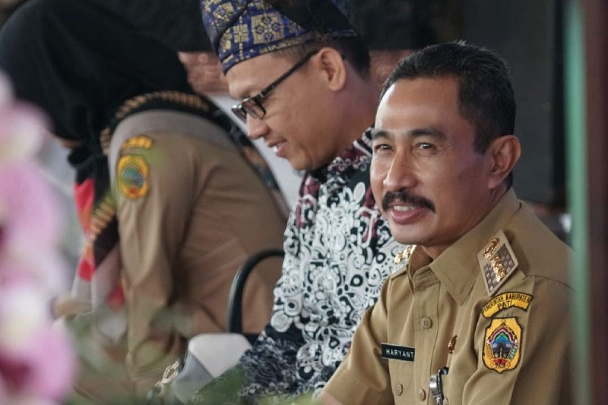 Bupati Pati minta masyarakat dukung kerajinan kuningan Juwana