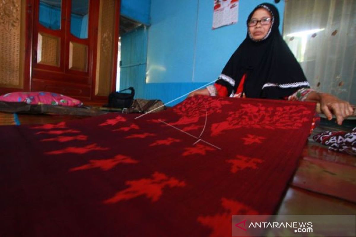 Menelusuri jejak budaya Bugis pada tenun Pagatan