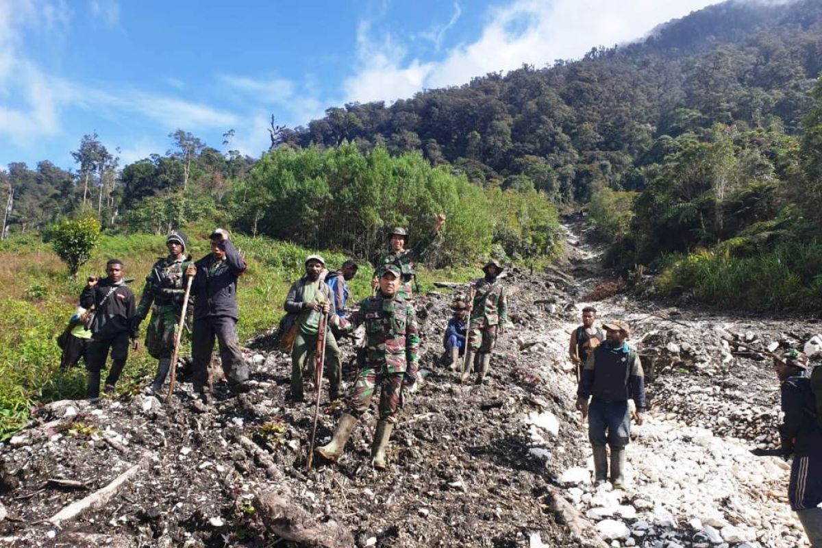 Hingga hari ketujuh helikopter TNI MI-17 HA-5138 belum ditemukan