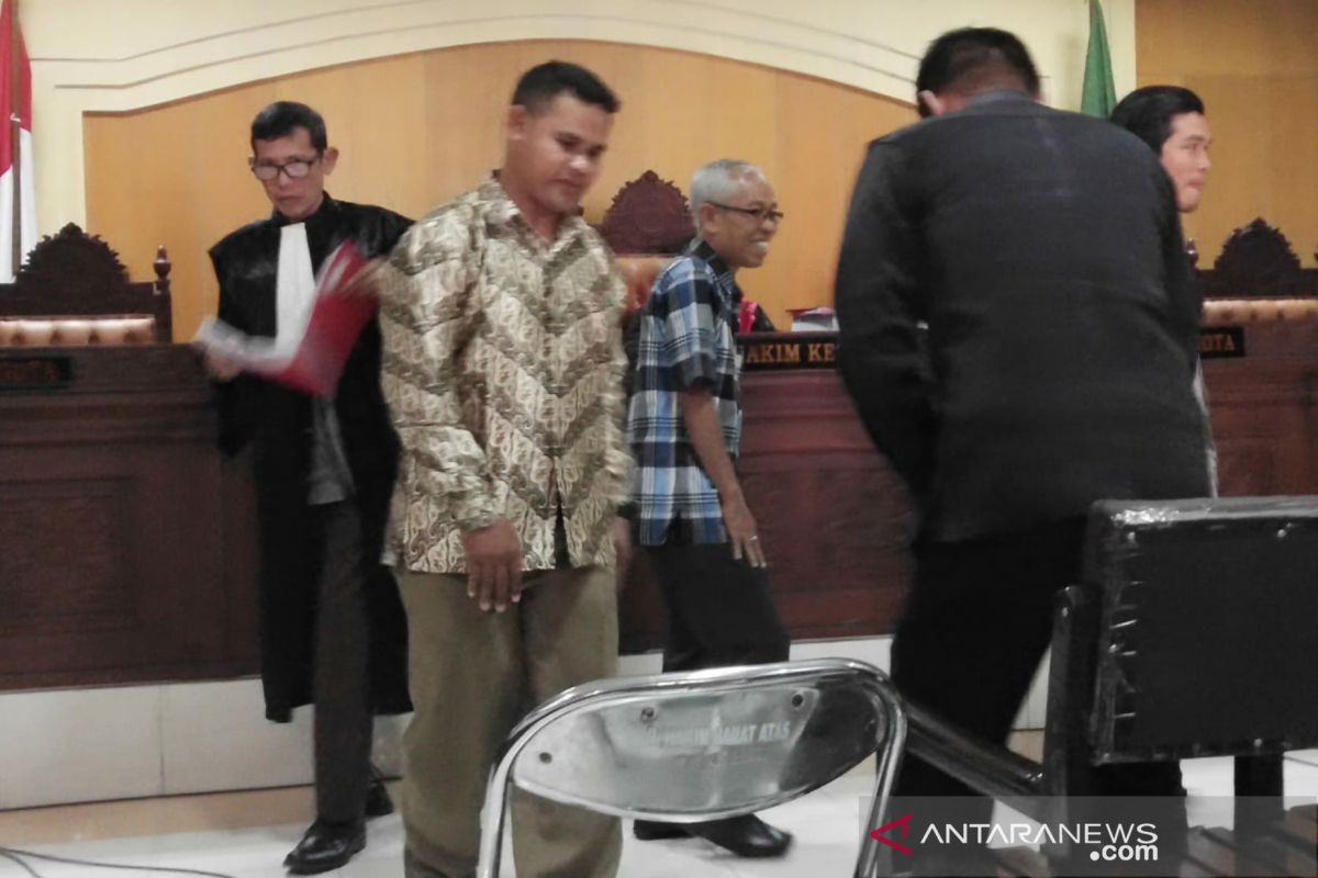 Aparat penegak hukum ikut menerima bingkisan lebaran Pemkab Lombok Timur