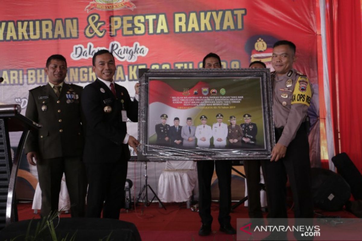 Tari reog meriahkan HUT Bhayangkara di Polres Batang