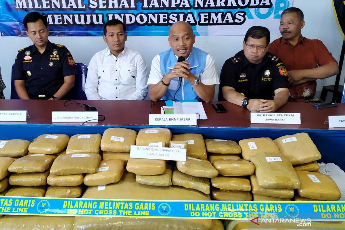 Kuli bangunan ini terlibat peredaran 169 kg ganja